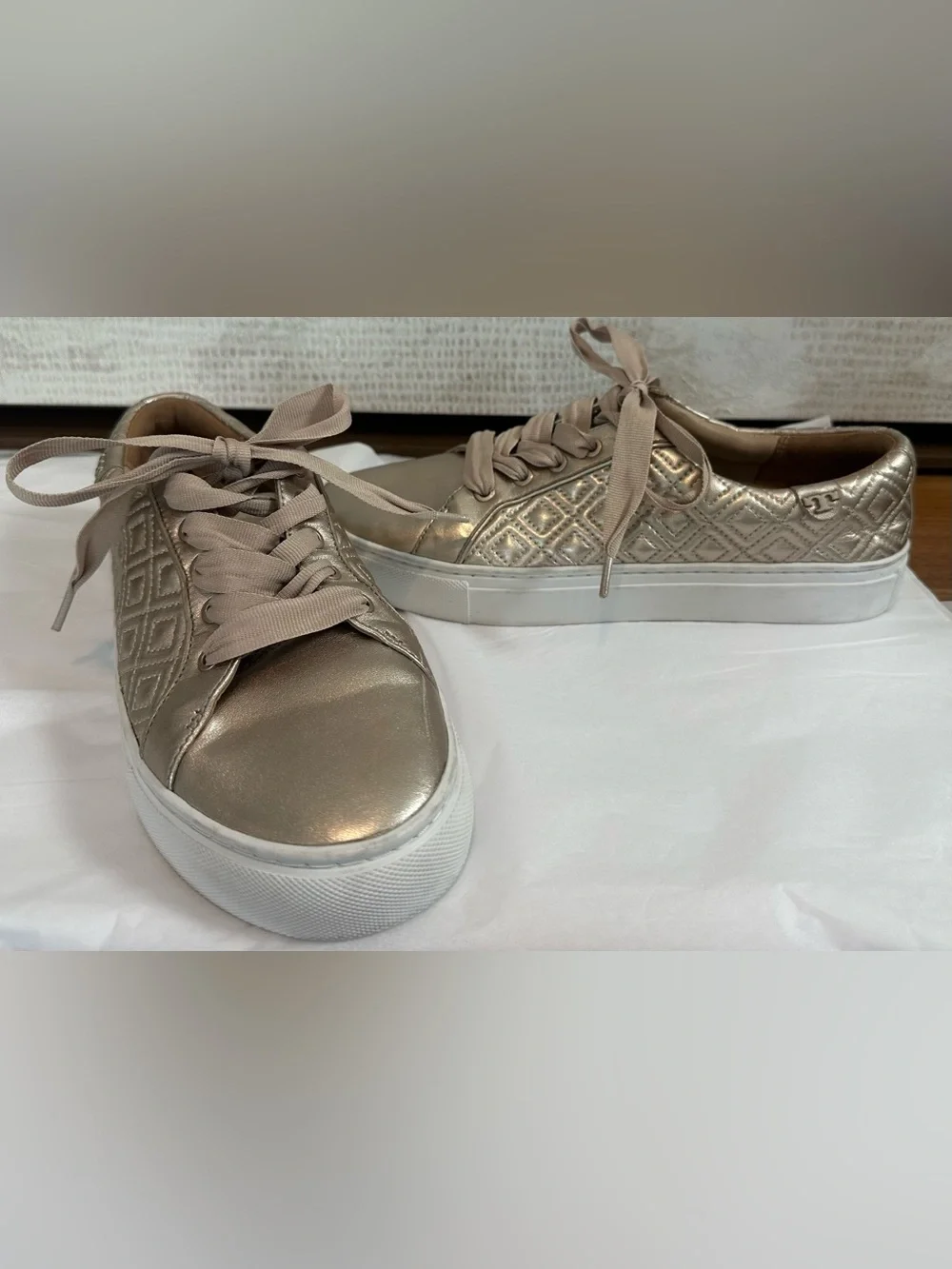 Tory Burch Metallic Gold Quilted Leather Lace Up Sneakers Women’s Size 8M